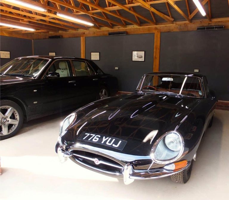 Klassische Auto-Garage