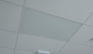 Herschel Deckenfliesenheizungen im Lagerbüro