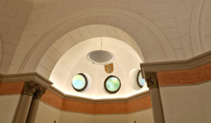 Pulsar installiert in der Alten Friedhofskapelle, Meerane, Deutschland