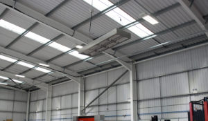 Power 8 Decke in der Fabrik abgehängt