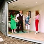 Ihre hausgemachte perfekte TV-Show installiert Herschel Infrarot-Heizung für Gartenzimmer