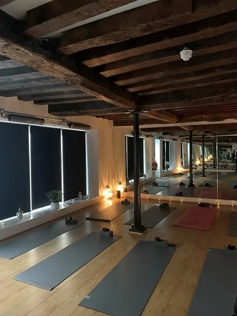 “Einfach fabelhaft” Hot Yoga Heizung