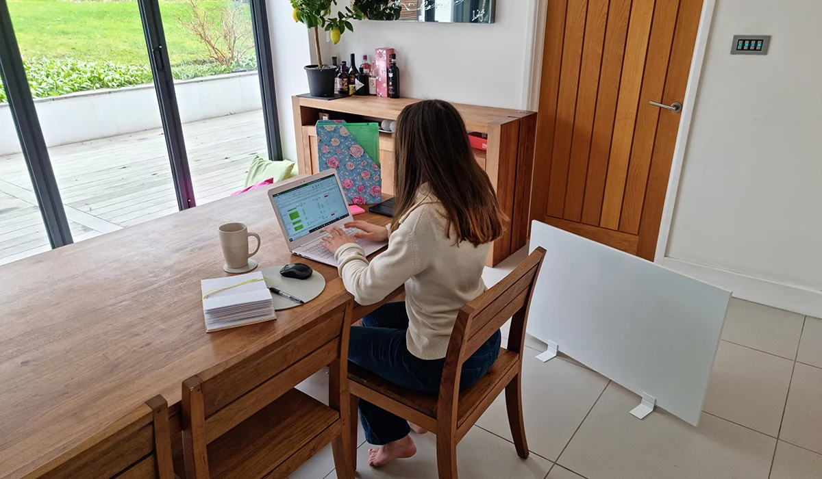 Select – Tragbare Infrarot-Panel-Heizung