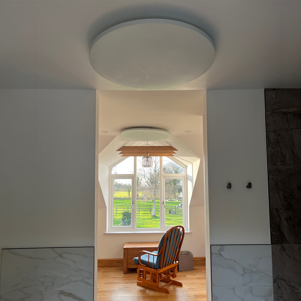 Select XLS Rund - Weiße Paneele zur Deckenmontage im Wohnbereich