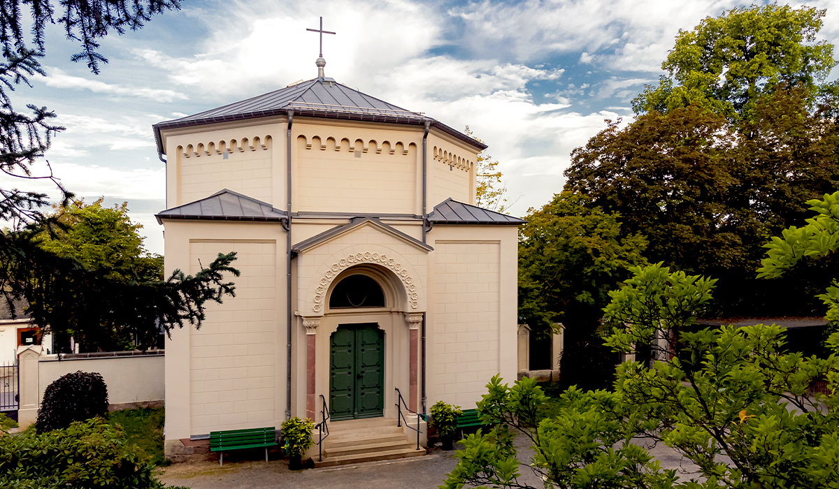 Halo-Heizung an der Außenfassade einer deutschen Kirche