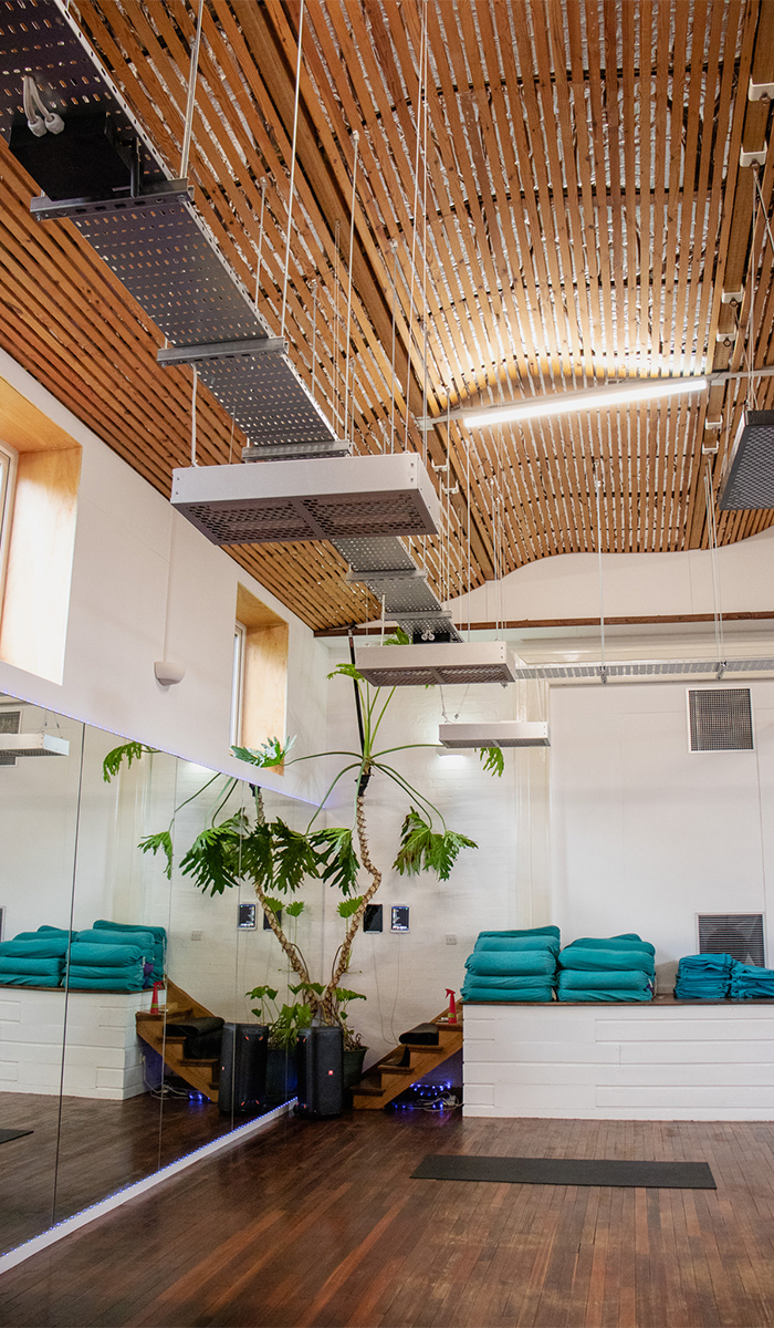Im Wellnessstudio installierte Heizstrahler