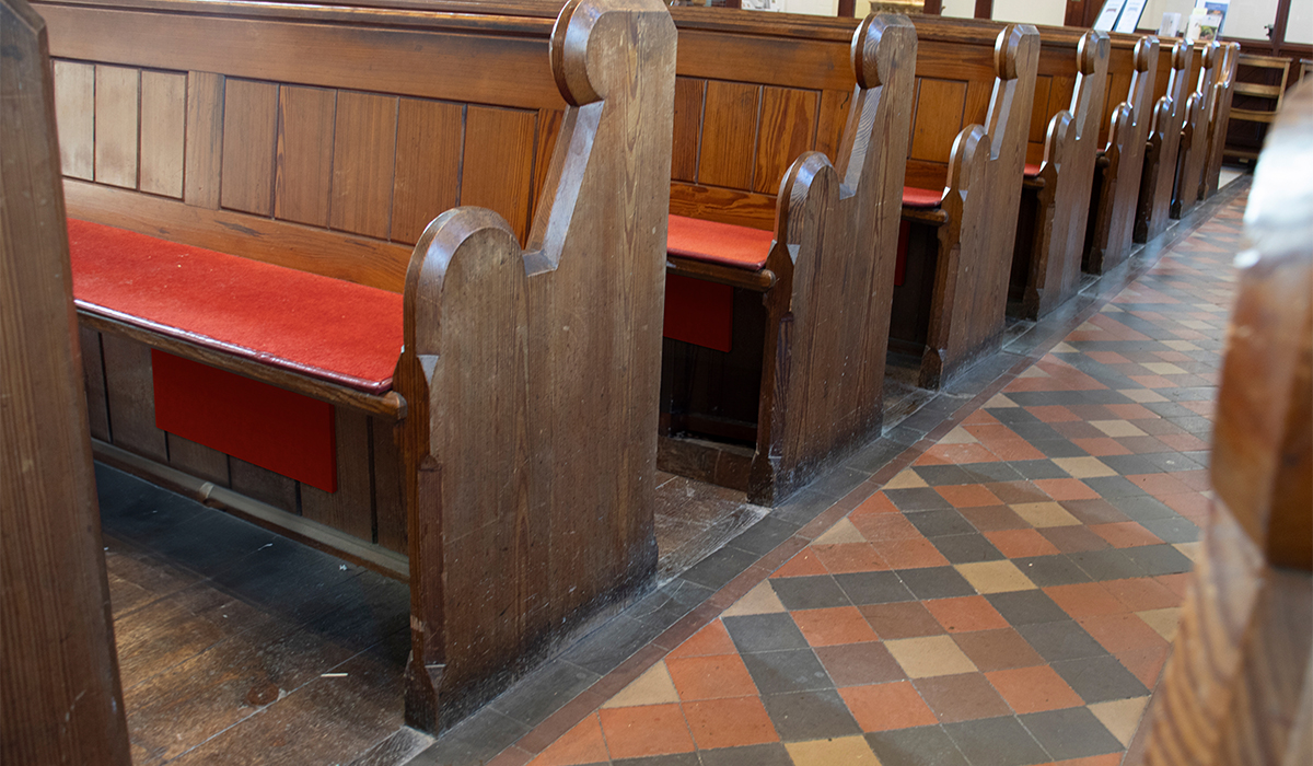 Unter- Kirchenbank-Heizung mit CoolTouch